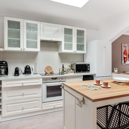 Maison Des Illustres - Welkeys Villa ลาโรแชล ภายนอก รูปภาพ