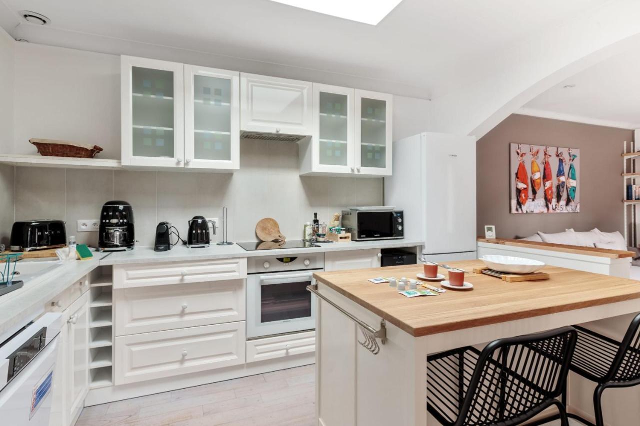 Maison Des Illustres - Welkeys Villa ลาโรแชล ภายนอก รูปภาพ